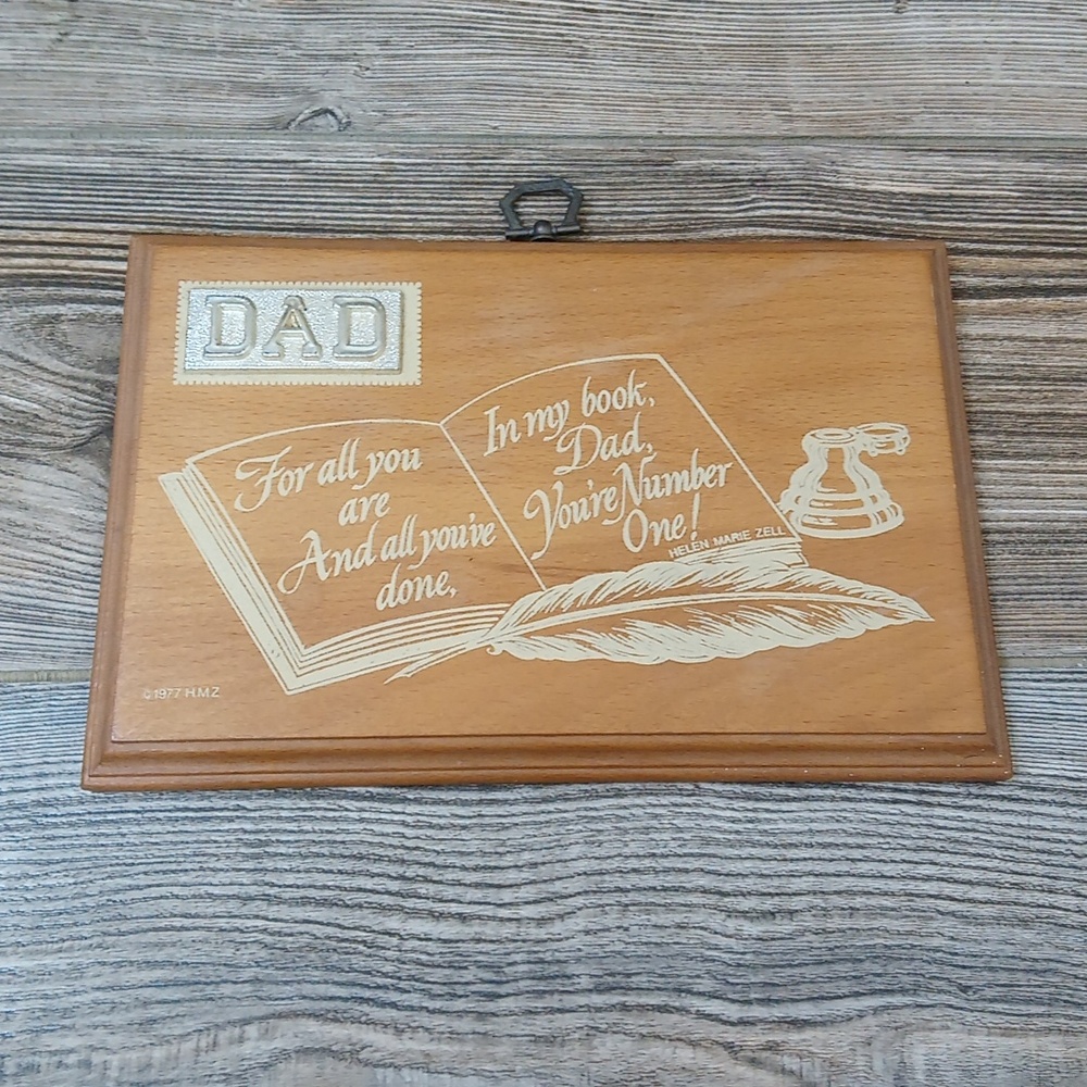 Vintage 1977 Dad Wooden Wall Plaque Decor Gift